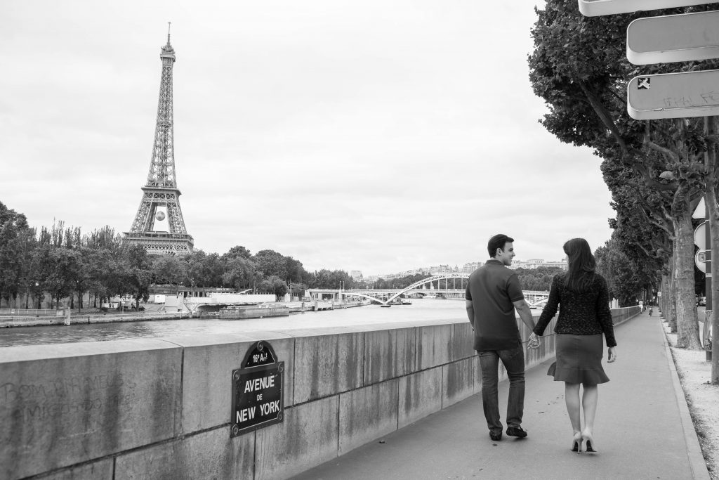 Foto romântica de casal - Ensaio na lua de mel em Paris com fotografo brasileiro
