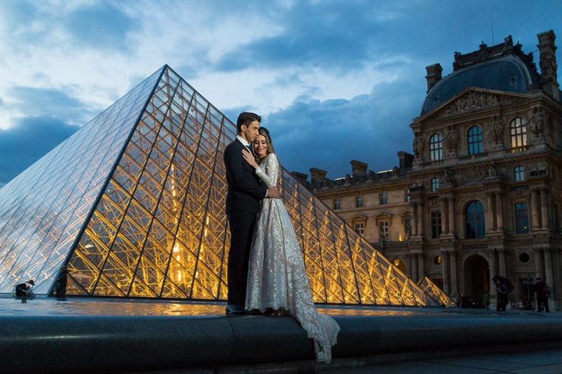 Blue hour at Louvre for Elopement-Wedding captured by Paris Photographer