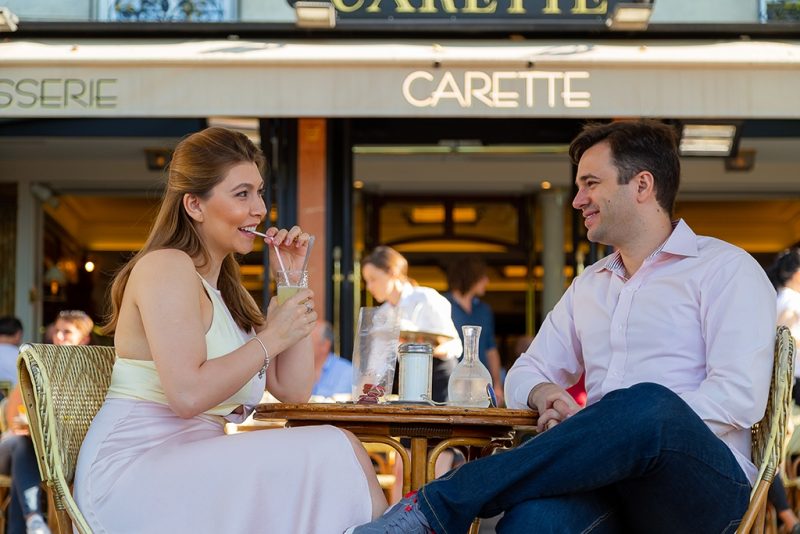 Lifestyle photo shoot in Paris - Candid couple moments