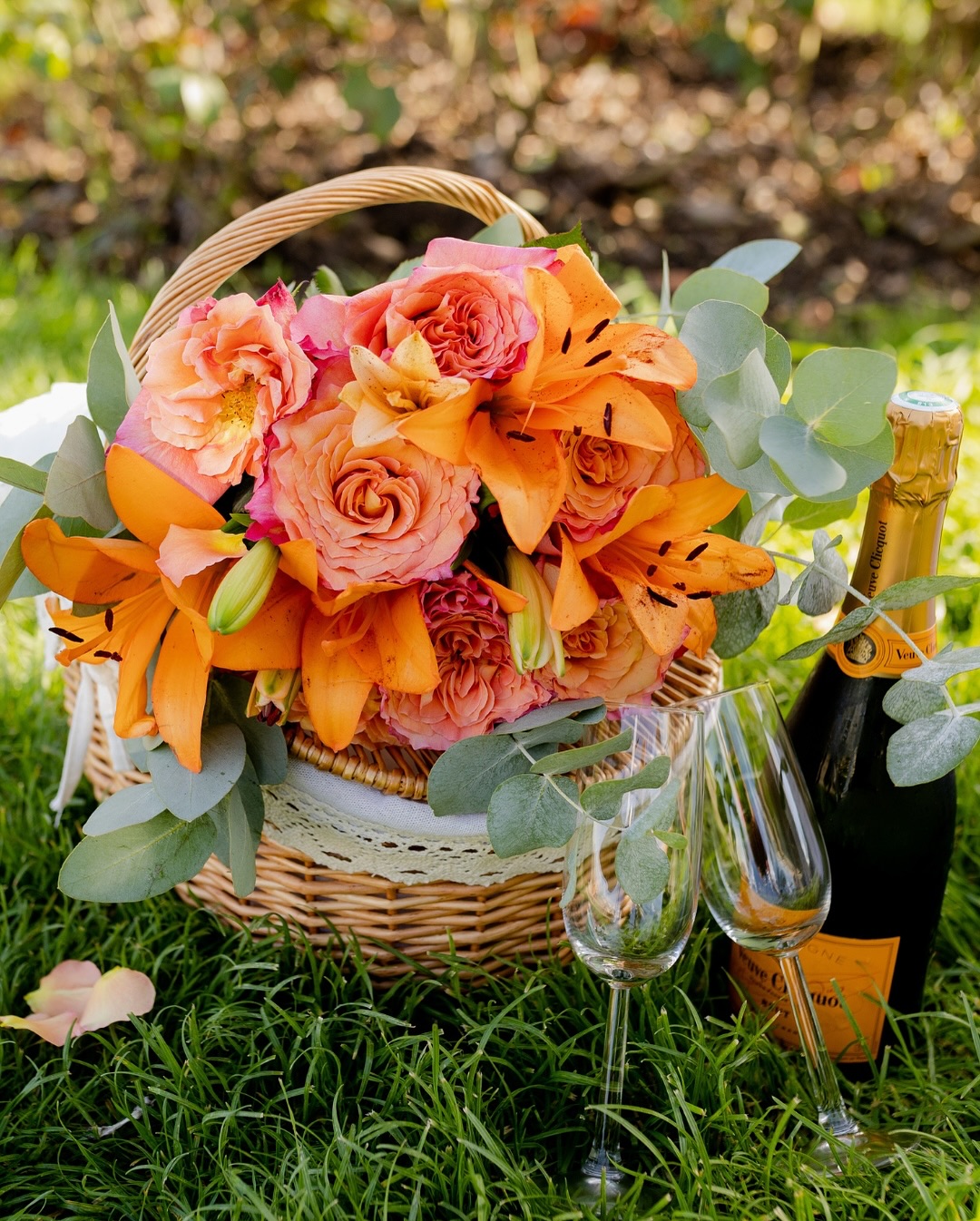 O que é  um casamento dos sonhos? Isso é muito relativo. Pra muitos dos meus clientes, o sonho é de ter um casamento intimista em Paris, só os dois, sem protocolos e com a cidade mais romântica do mundo como cenário ✨

Fotógrafa e especialista em elopement em Paris desde 2014, ajudo casais a viver esse dia de forma leve e autêntica, registrando cada detalhe desde o SIM diante da Torre Eiffel até os instantes espontâneos que acontecem nos diferentes locais da cidade.

Se você está planejando um elopement em Paris e quer fotos que contem a sua história, vou adorar ser parte desse momento ✨

#elopementemparis #elopementwedding #fotosemparis #fotografaemparis #fotografoemparis #casaremparis #casamentoemparis